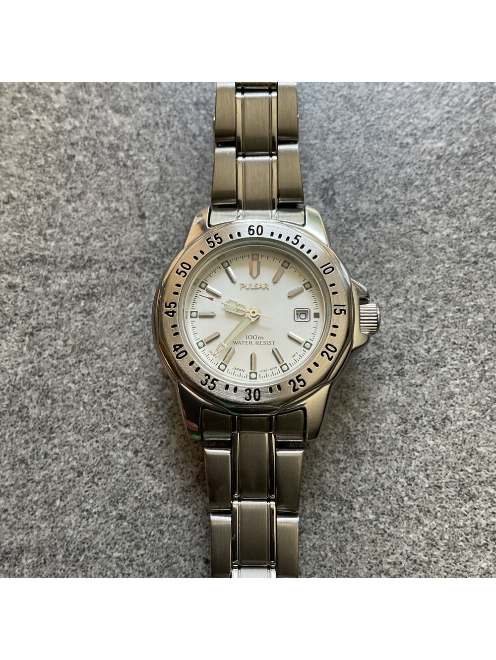 Pulsar Quartz Diver Style Womens Watch V782-6C60 Silver Fixed Bezel Analog B-C